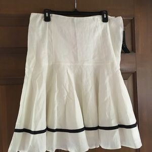 NWT cream colors skirt with Navy stripe